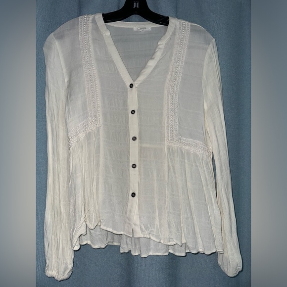 Maurice’s Crochet Trim Button Down Blouse SZ Small - Picture 3 of 8